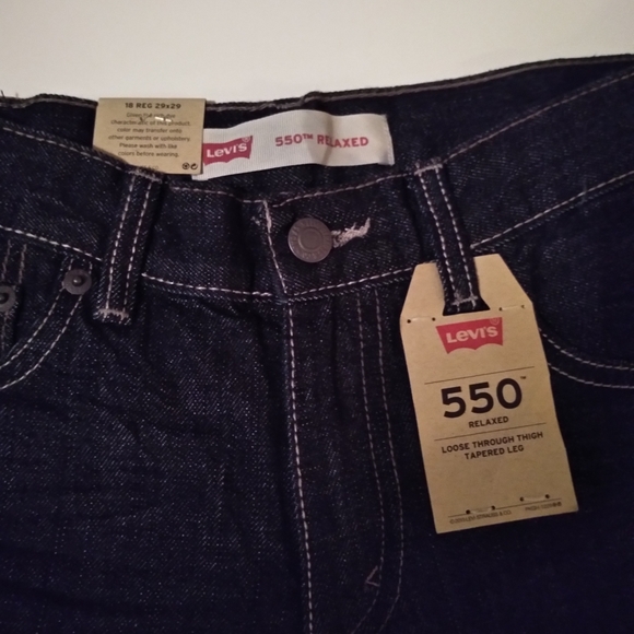 Levi's - Picture 3 of 8